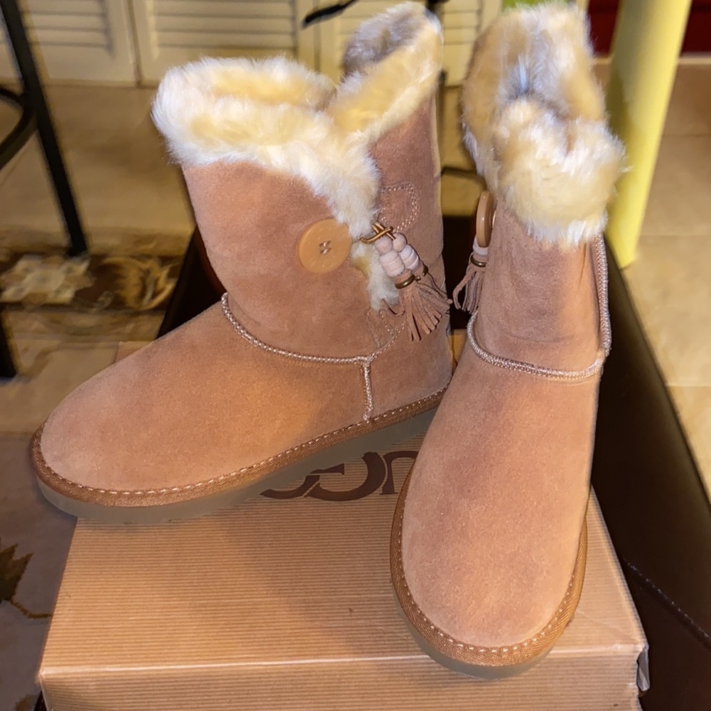 Ugg fur boots - Picture 3 of 8